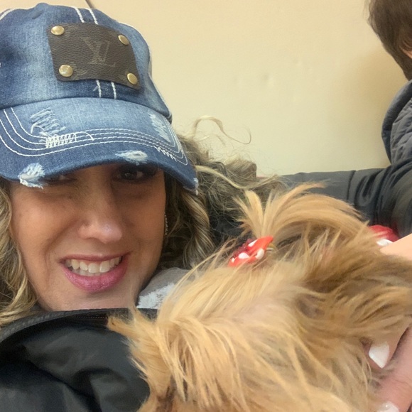 Meet your Posher, Robin - Picture 2 of 5